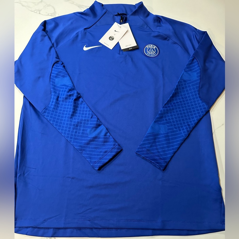Paris Saint-Germain Men’s Nike 1/4 Zip Long Sleeve Retails For $85